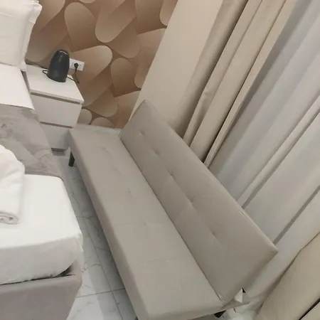 Guest House Rojo - Termini Station Rome