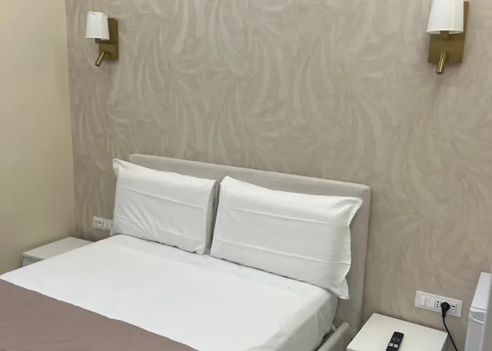 Gasthof Rojo - Termini Station 4*