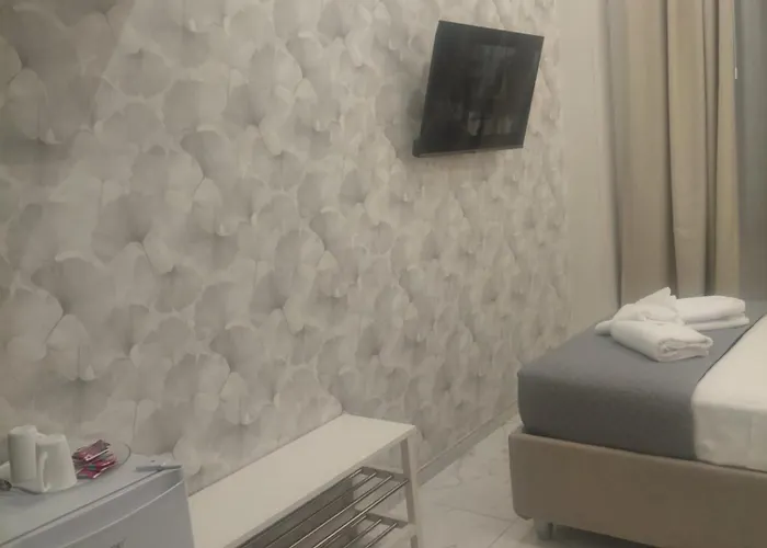 Gasthof Rojo - Termini Station 4*