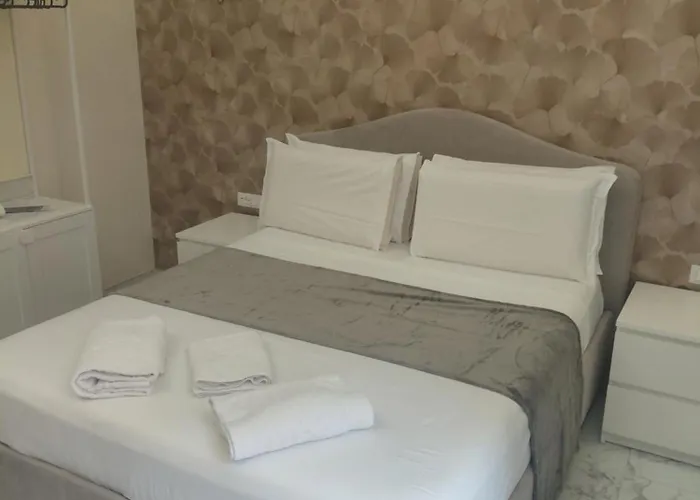Gasthof Rojo - Termini Station 4*